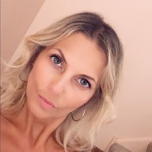 Meet your Posher, Larisa